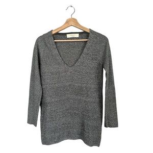 Zara Knit Grey Metallic Light Sweater Pullover V neck size M